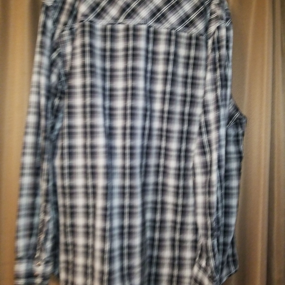 CJ Black XXL Button up - Picture 2 of 3